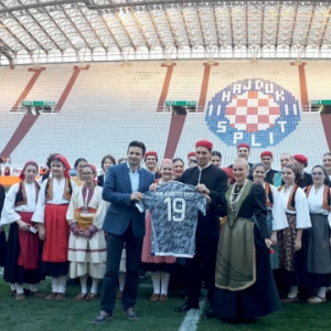 Jedinstvo s Hajdukom